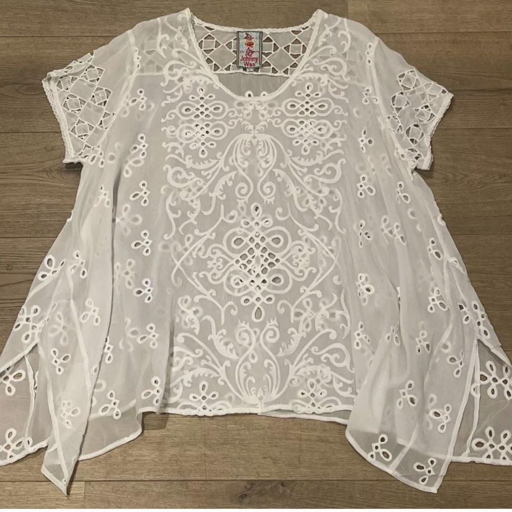 Johnny was eyelet embroidered cream oversized top sz Small